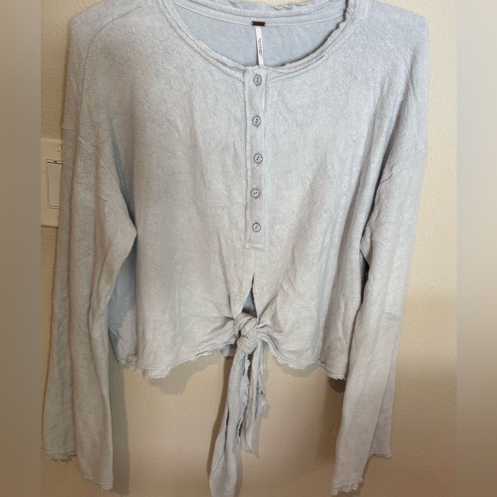 Free people Emmas Henley top. Light Blue Tie-Front Top size M